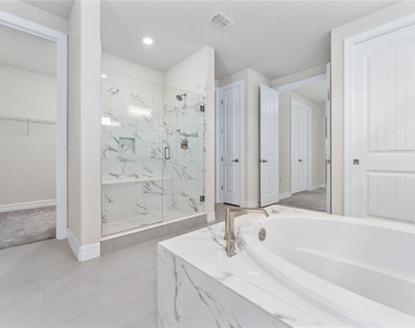 9242 Hanging Vine Court - Photo Thumbnail 47