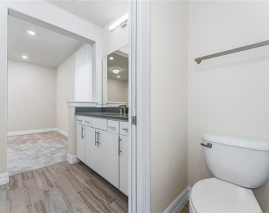 9242 Hanging Vine Court - Photo Thumbnail 40