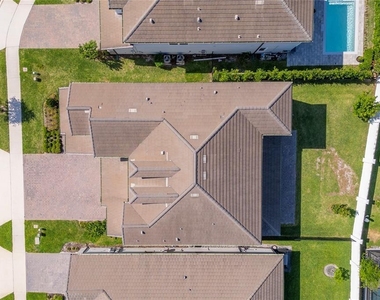 9242 Hanging Vine Court - Photo Thumbnail 12