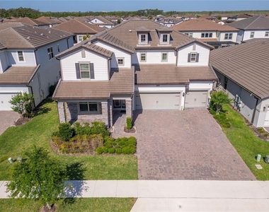 9242 Hanging Vine Court - Photo Thumbnail 4