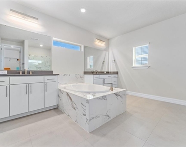 9242 Hanging Vine Court - Photo Thumbnail 46