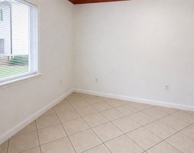 4407 S Semoran Boulevard - Photo Thumbnail 13