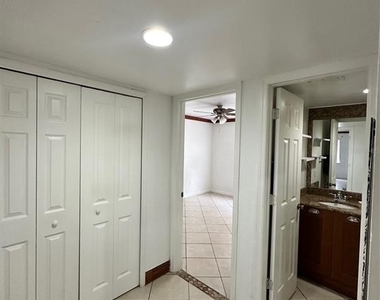 4407 S Semoran Boulevard - Photo Thumbnail 16