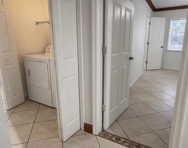 4407 S Semoran Boulevard - Photo Thumbnail 11