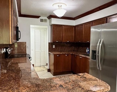 4407 S Semoran Boulevard - Photo Thumbnail 5