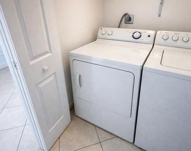 4407 S Semoran Boulevard - Photo Thumbnail 10