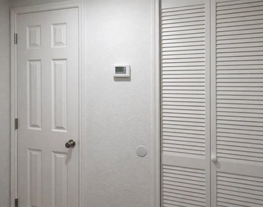 4407 S Semoran Boulevard - Photo Thumbnail 9
