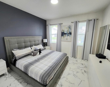3810 Oakville Avenue - Photo Thumbnail 8