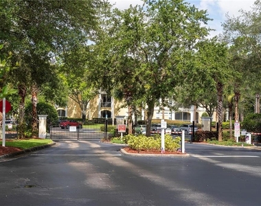 8913 Legacy Court - Photo Thumbnail 23