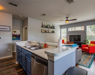 8913 Legacy Court - Photo Thumbnail 8