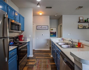 8913 Legacy Court - Photo Thumbnail 9