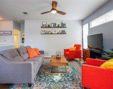 8913 Legacy Court - Photo Thumbnail 4