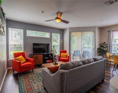 8913 Legacy Court - Photo Thumbnail 5