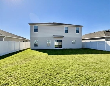 1221 Lexington Lane - Photo Thumbnail 3