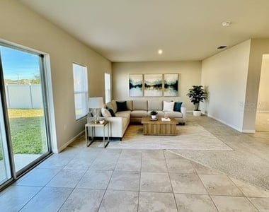 1221 Lexington Lane - Photo Thumbnail 8