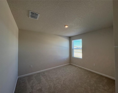 1221 Lexington Lane - Photo Thumbnail 31