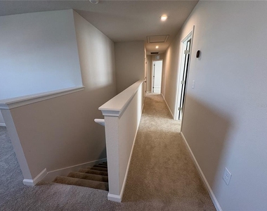 1221 Lexington Lane - Photo Thumbnail 15