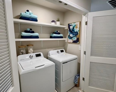 1221 Lexington Lane - Photo Thumbnail 34