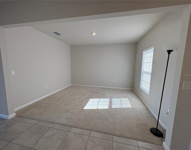 1221 Lexington Lane - Photo Thumbnail 13