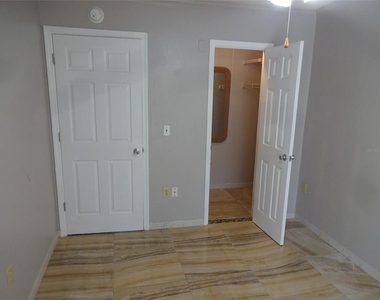 123 Blue Point Way - Photo Thumbnail 9