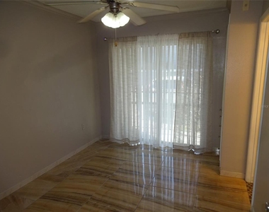 123 Blue Point Way - Photo Thumbnail 11
