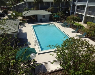 123 Blue Point Way - Photo Thumbnail 2