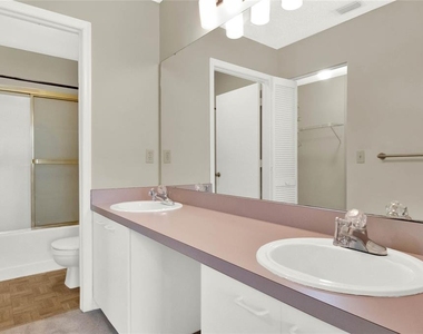 4241 Alamanda Boulevard - Photo Thumbnail 18