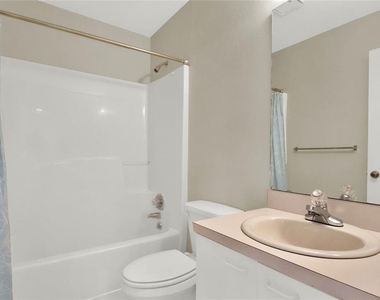 4241 Alamanda Boulevard - Photo Thumbnail 22