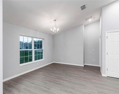6711 Sw 64th Avenue - Photo Thumbnail 4