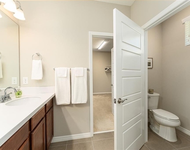 3441 Nw 56th Avenue - Photo Thumbnail 30
