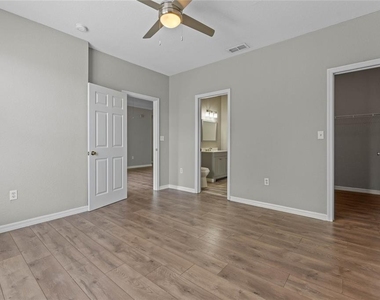 5501 Pga Boulevard - Photo Thumbnail 3