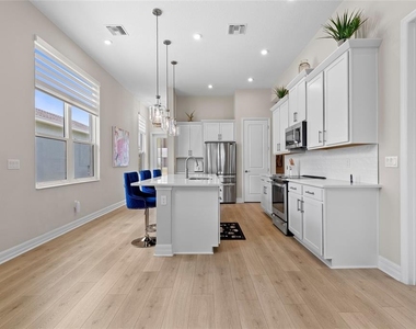 819 Liliana Drive - Photo Thumbnail 5