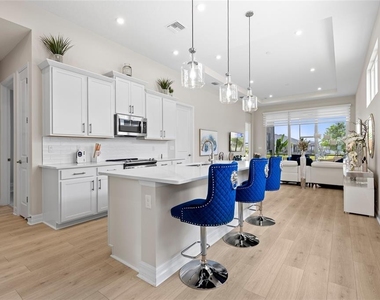 819 Liliana Drive - Photo Thumbnail 4
