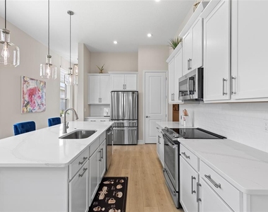 819 Liliana Drive - Photo Thumbnail 7