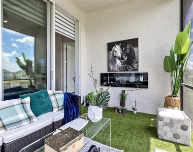 819 Liliana Drive - Photo Thumbnail 23