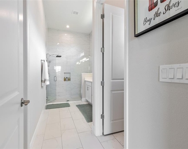 819 Liliana Drive - Photo Thumbnail 14