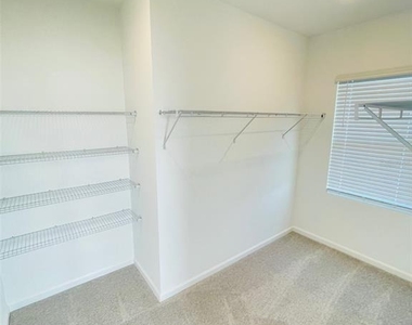 7333 Ivy Tendril Avenue - Photo Thumbnail 20