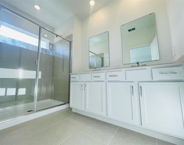 7333 Ivy Tendril Avenue - Photo Thumbnail 18