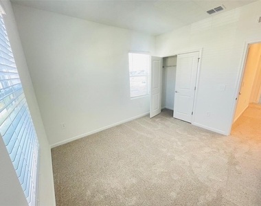 7333 Ivy Tendril Avenue - Photo Thumbnail 25