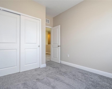 16350 Hamlin View Street - Photo Thumbnail 41