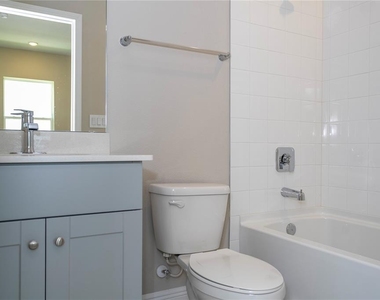 16350 Hamlin View Street - Photo Thumbnail 36