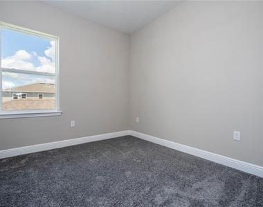 16350 Hamlin View Street - Photo Thumbnail 35