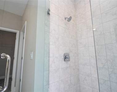 16350 Hamlin View Street - Photo Thumbnail 45