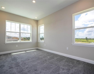 16350 Hamlin View Street - Photo Thumbnail 40