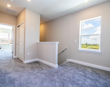 16350 Hamlin View Street - Photo Thumbnail 28