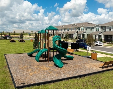 16350 Hamlin View Street - Photo Thumbnail 53