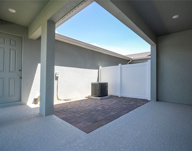 16350 Hamlin View Street - Photo Thumbnail 26