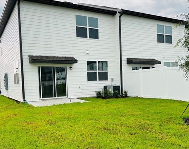 1105 Merrill Street - Photo Thumbnail 8