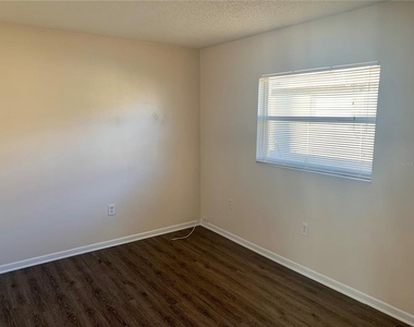 3738 67th Avenue N - Photo Thumbnail 7