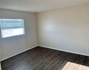 3738 67th Avenue N - Photo Thumbnail 6
